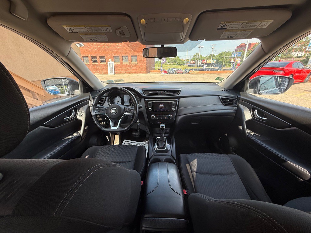 2018 Nissan Rogue Image 13