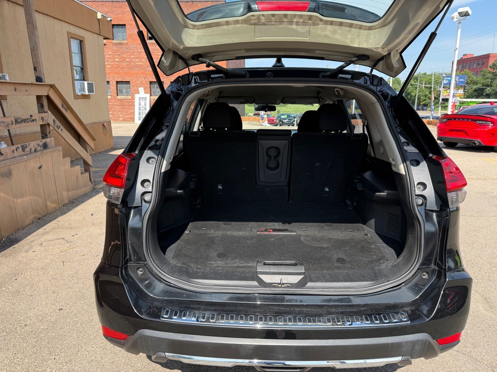 2018 Nissan Rogue Image 14