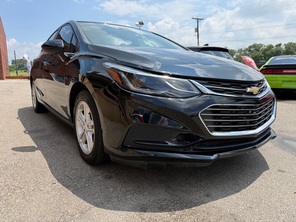 2018 Chevrolet Cruze Image 3