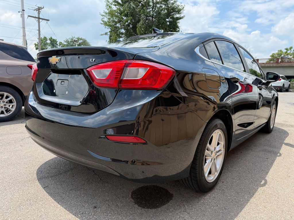 2018 Chevrolet Cruze Image 5