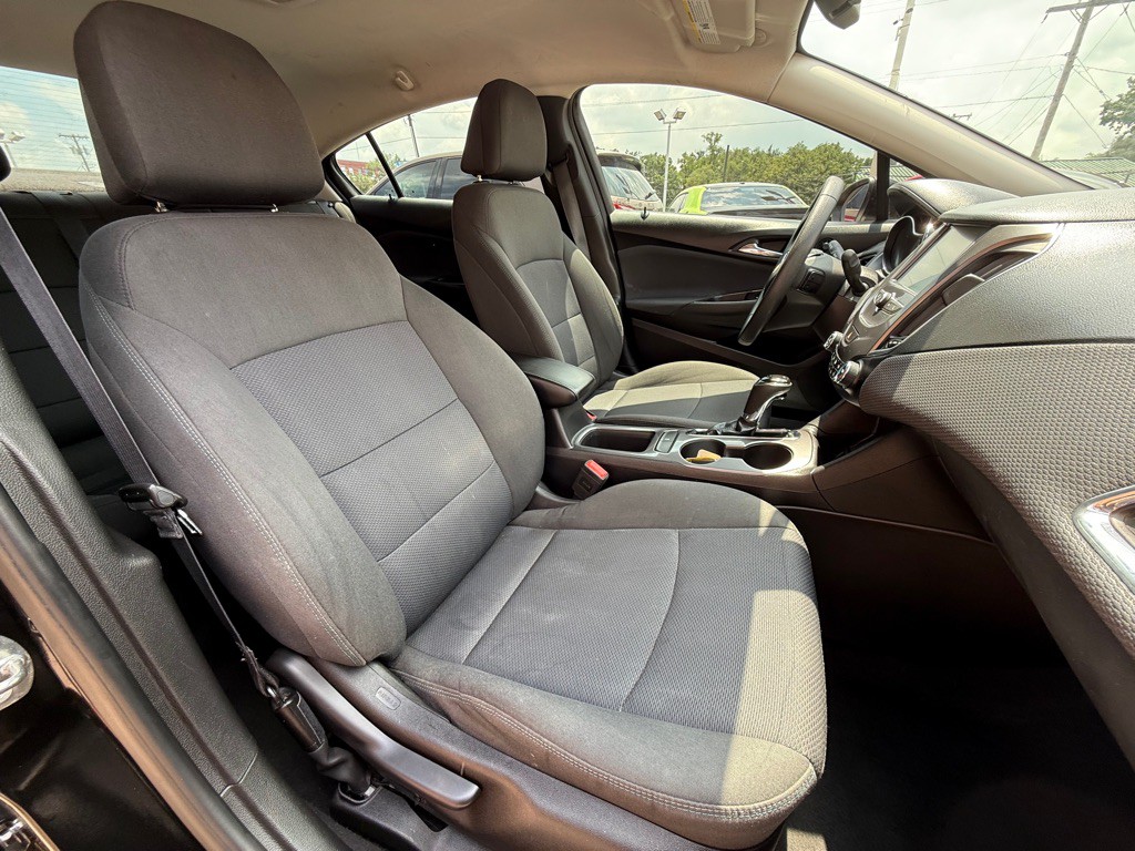2018 Chevrolet Cruze Image 11