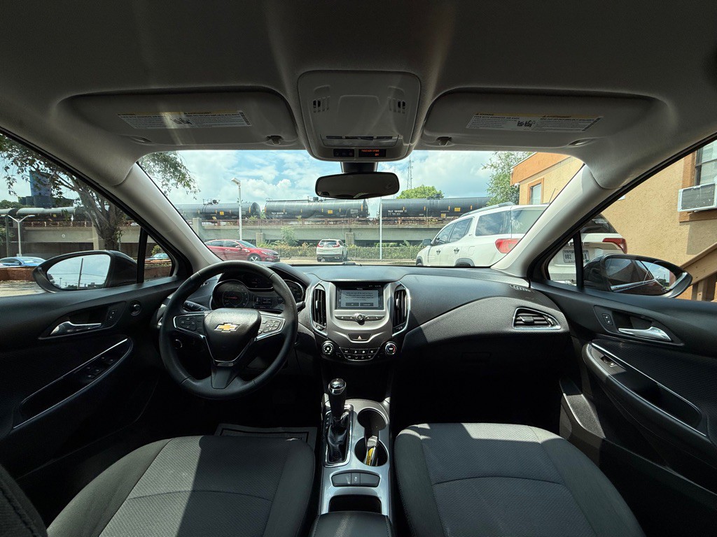 2018 Chevrolet Cruze Image 13