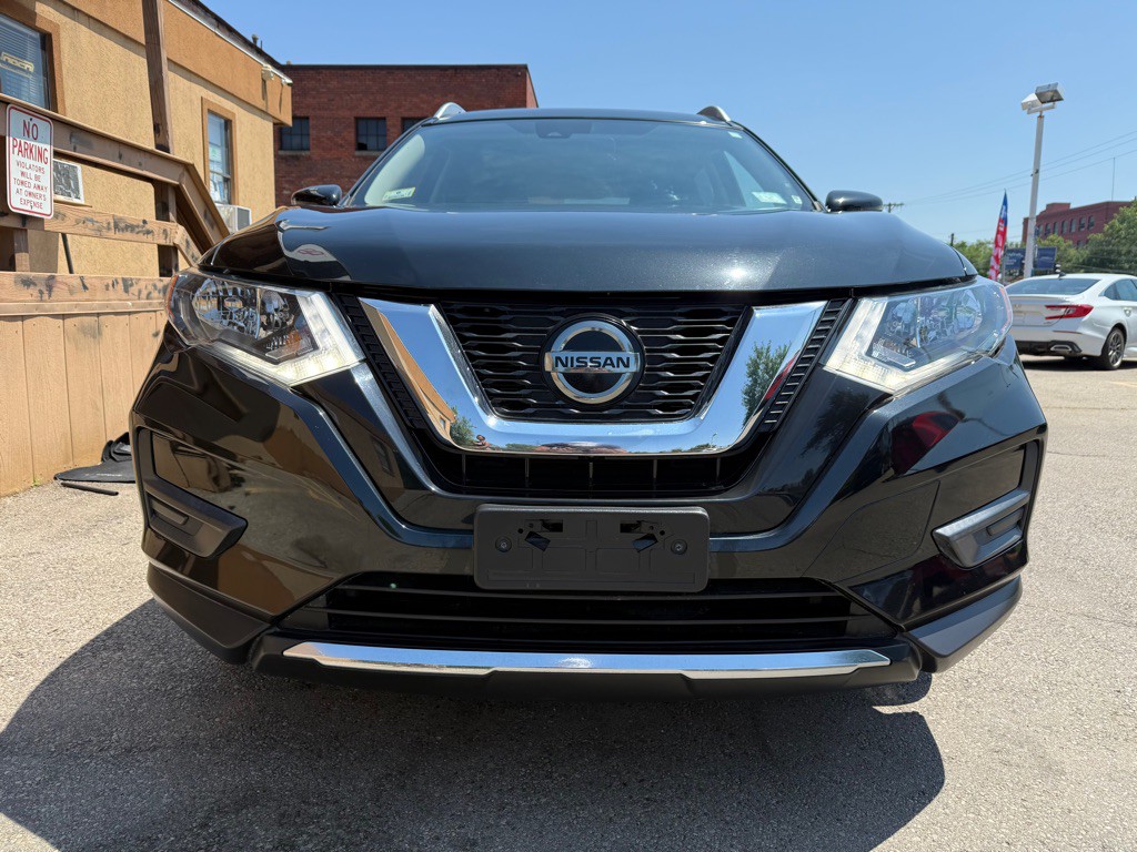 2019 Nissan Rogue Image 2