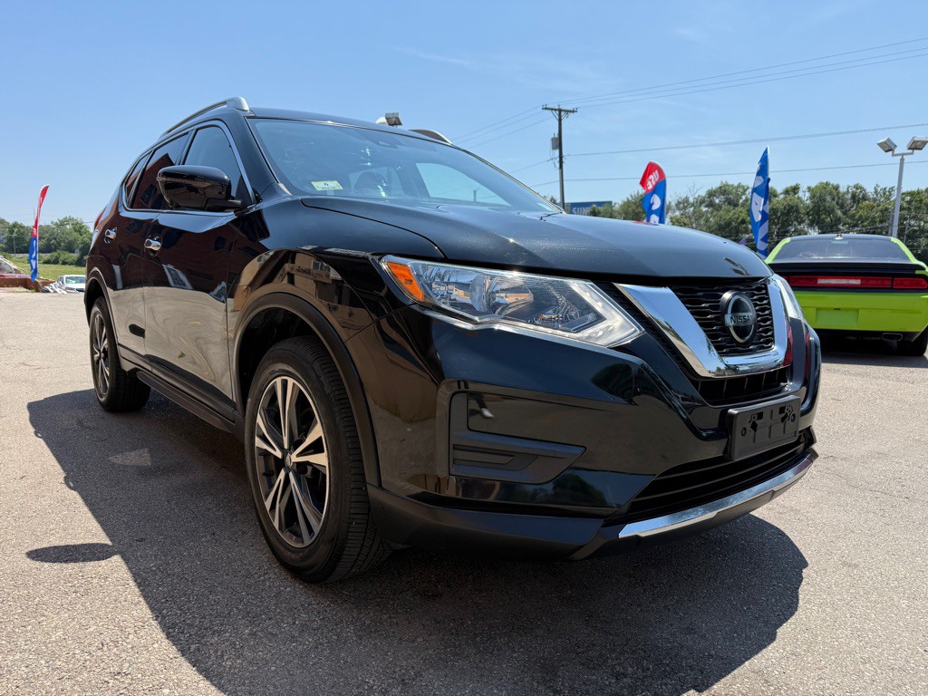2019 Nissan Rogue Image 3