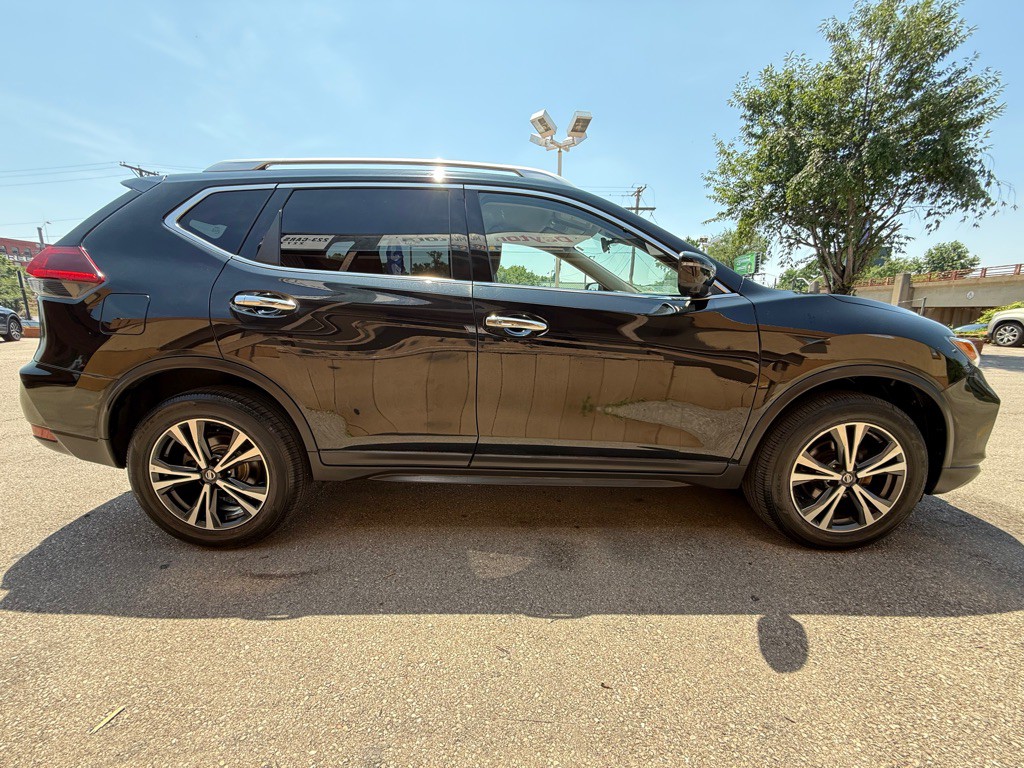 2019 Nissan Rogue Image 4