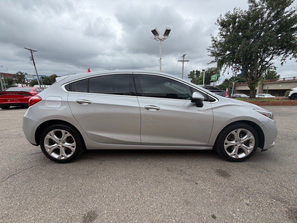 2018 Chevrolet Cruze Image 4