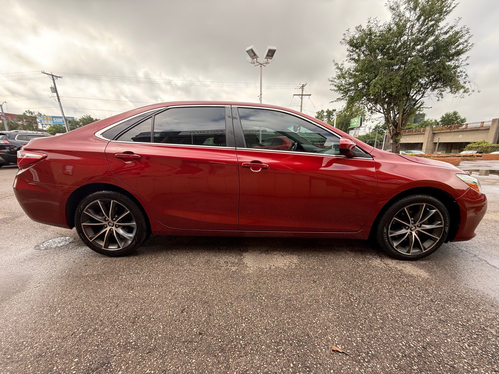 2016 Toyota Camry Image 4