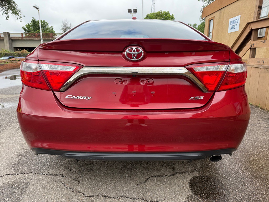 2016 Toyota Camry Image 6