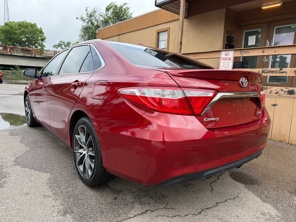 2016 Toyota Camry Image 7