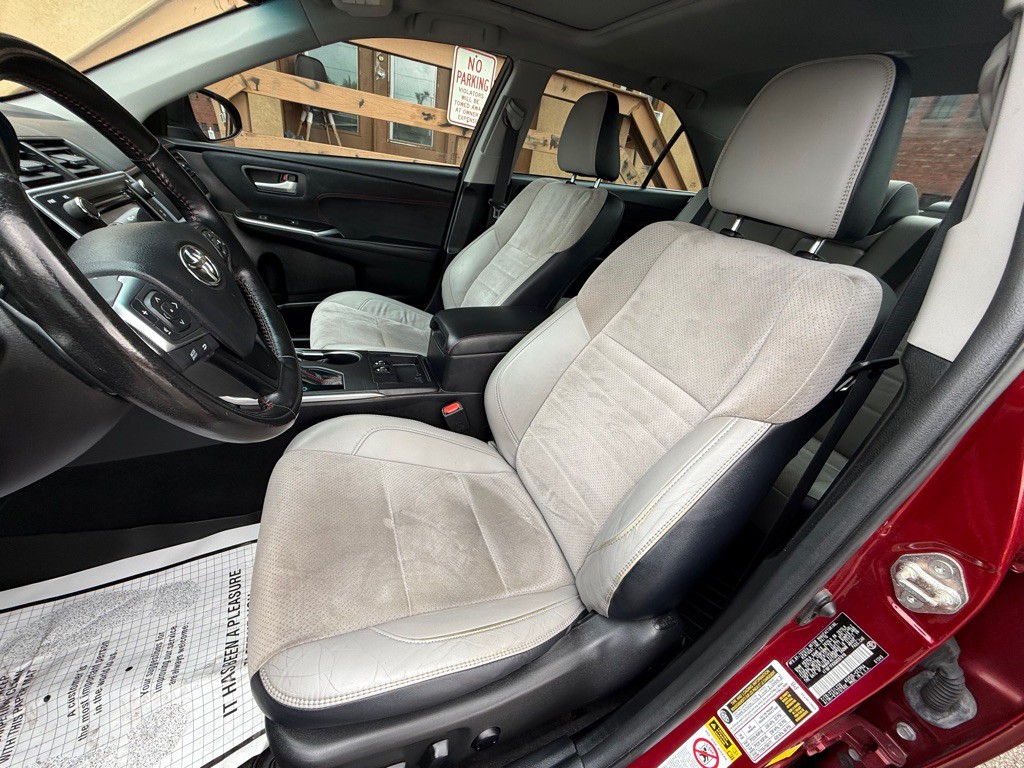 2016 Toyota Camry Image 9