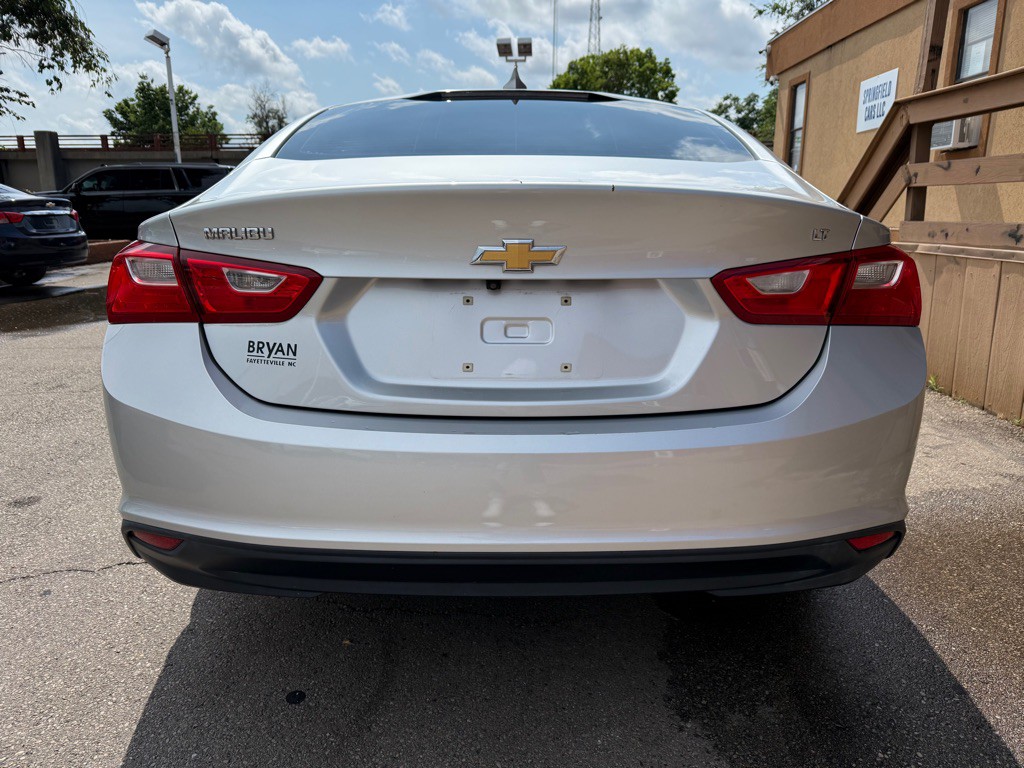 2017 Chevrolet Malibu Image 6