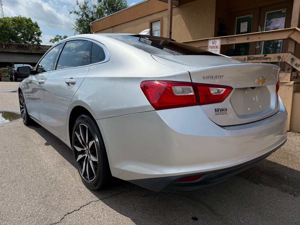 2017 Chevrolet Malibu Image 7