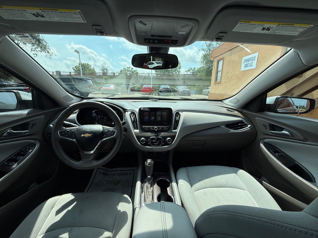 2017 Chevrolet Malibu Image 13