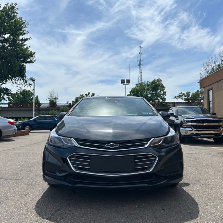 2017 Chevrolet Cruze Image 2