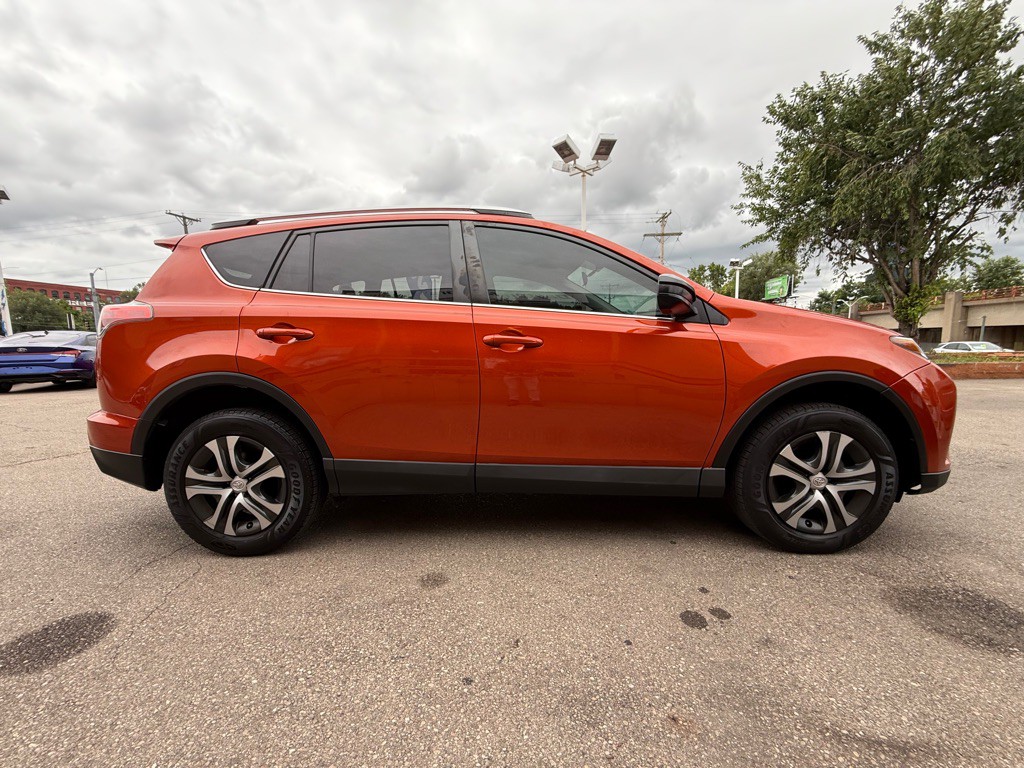 2016 Toyota Rav4 Image 4