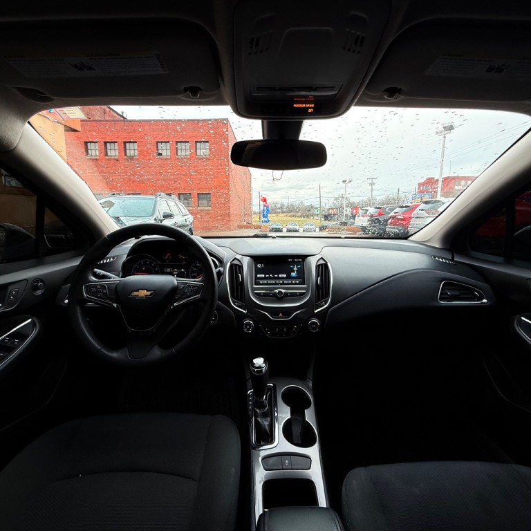 2018 Chevrolet Cruze Image 13