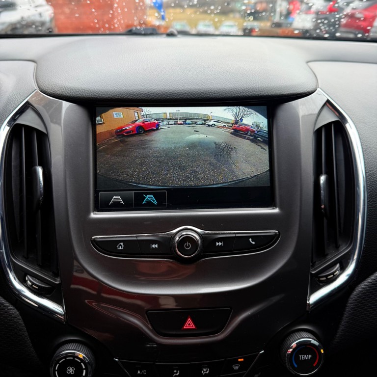 2018 Chevrolet Cruze Image 16