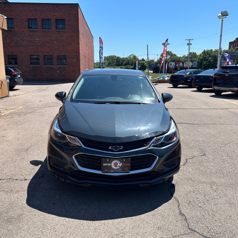 2018 Chevrolet Cruze Image 2