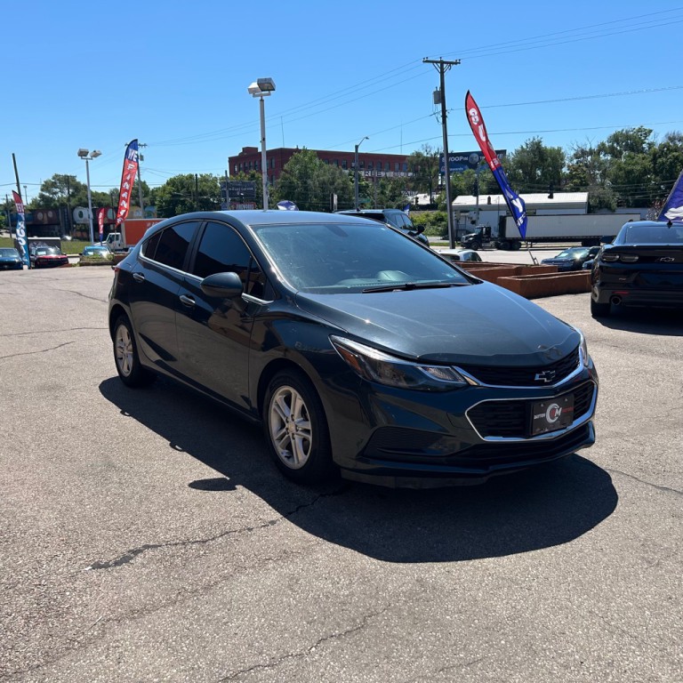 2018 Chevrolet Cruze Image 3