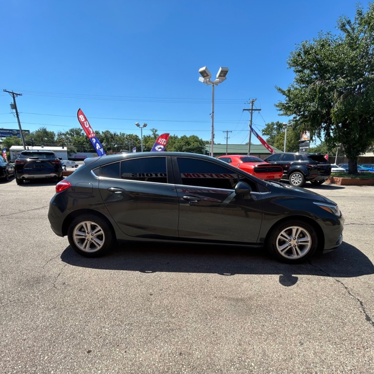 2018 Chevrolet Cruze Image 4