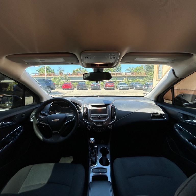 2018 Chevrolet Cruze Image 13