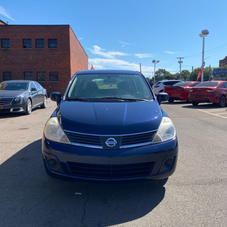 2008 Nissan Versa Image 2