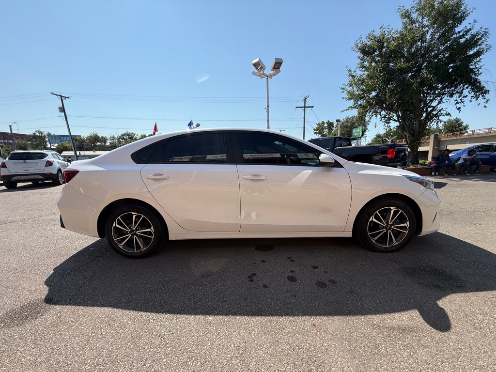 2022 Kia Forte Image 4