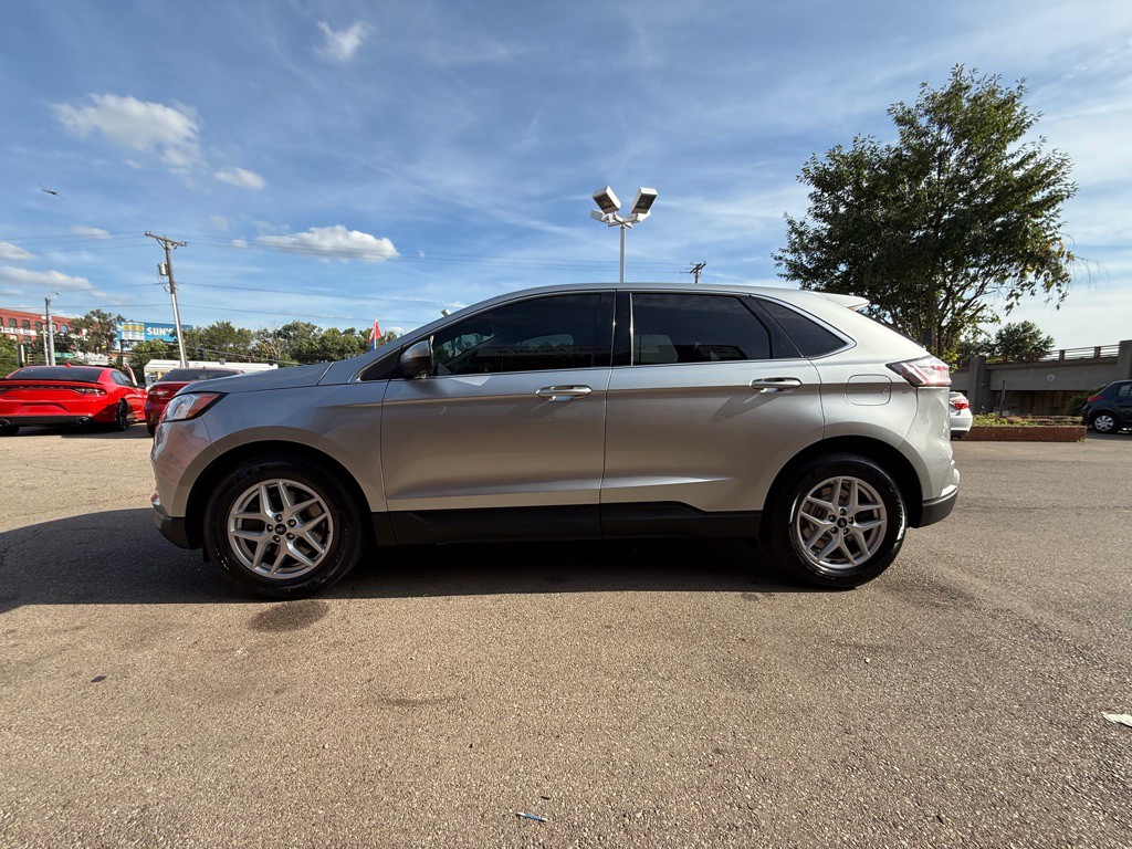 2021 Ford Edge Image 4