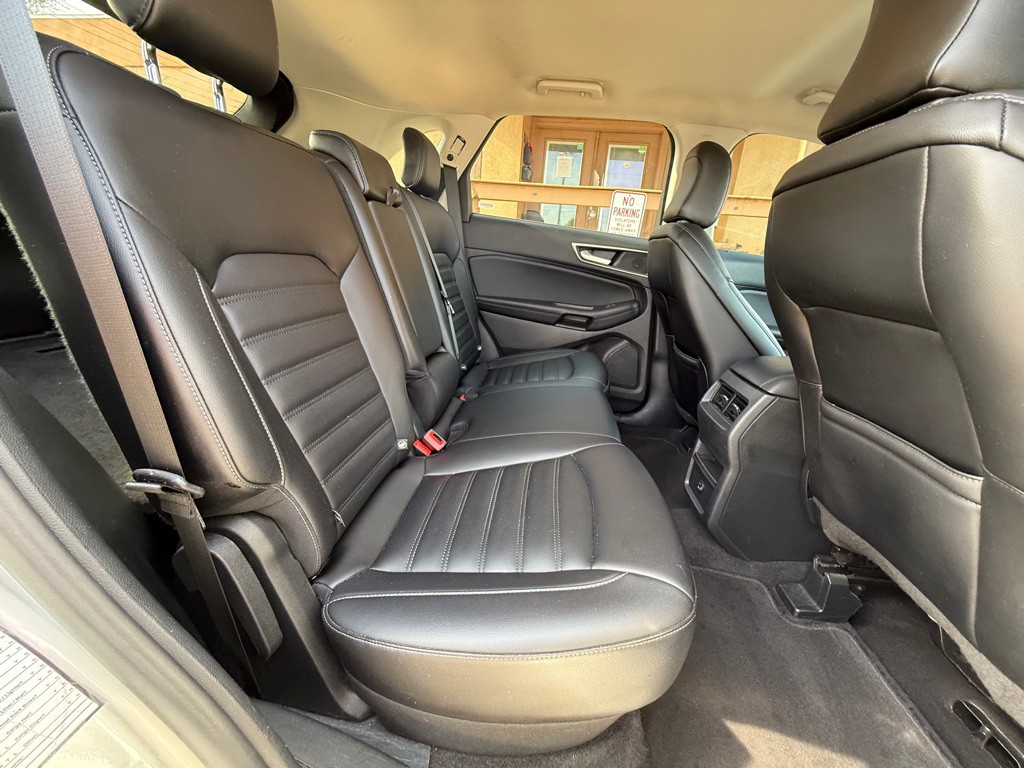 2021 Ford Edge Image 12