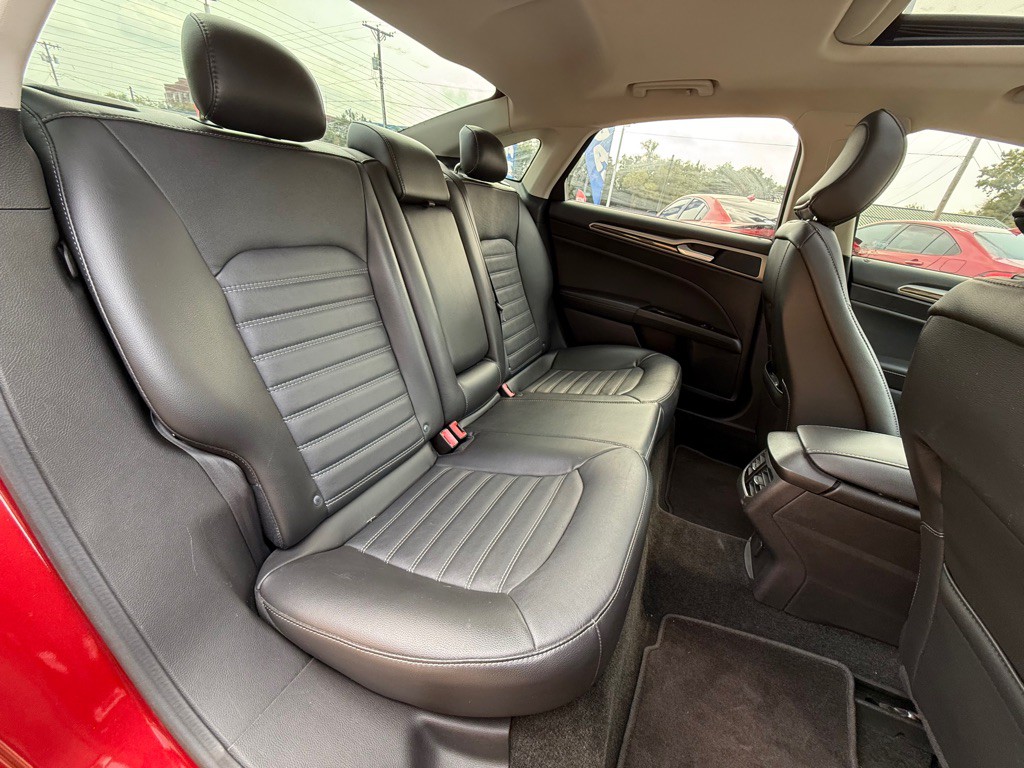 2015 Ford Fusion Image 12