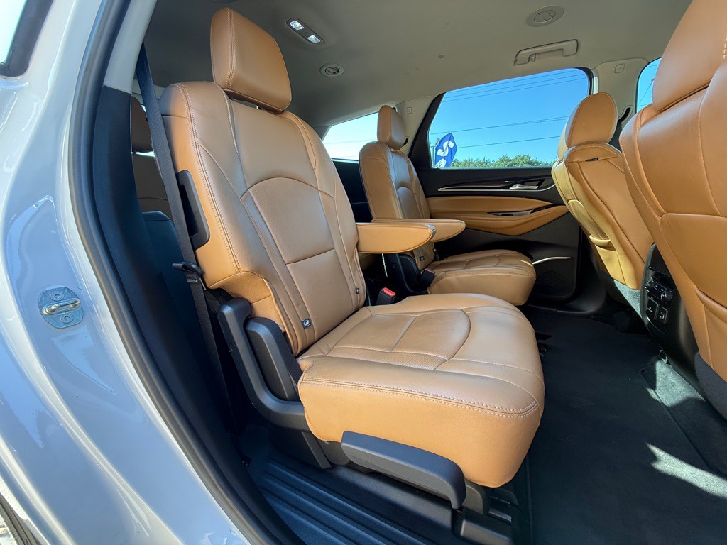 2018 Buick Enclave Image 12