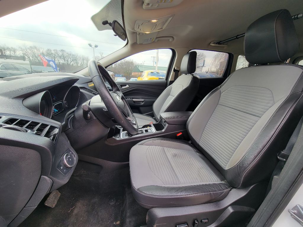 2019 Ford Escape Image 16