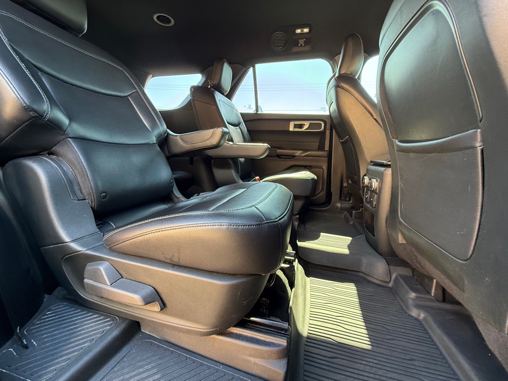 2020 Ford Explorer Image 12