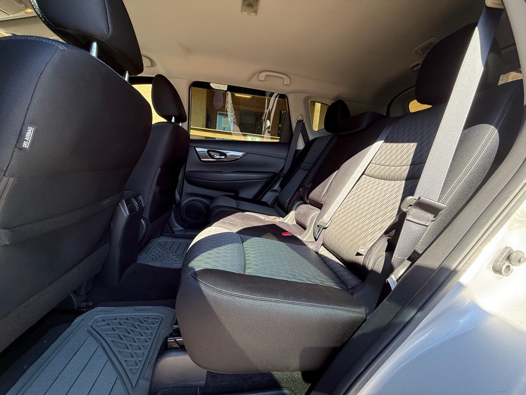 2017 Nissan Rogue Image 10