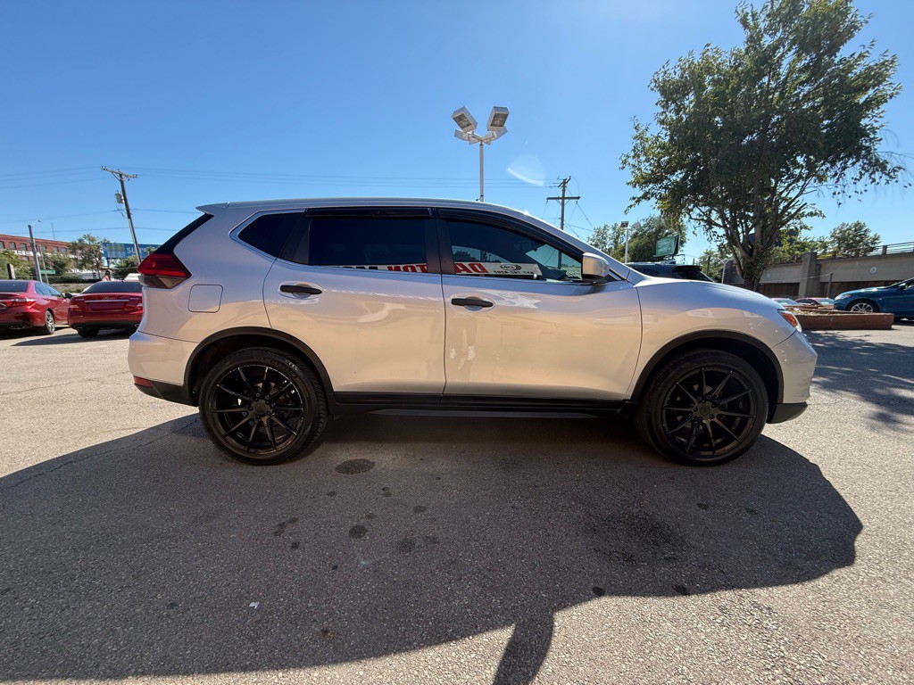 2017 Nissan Rogue Image 21