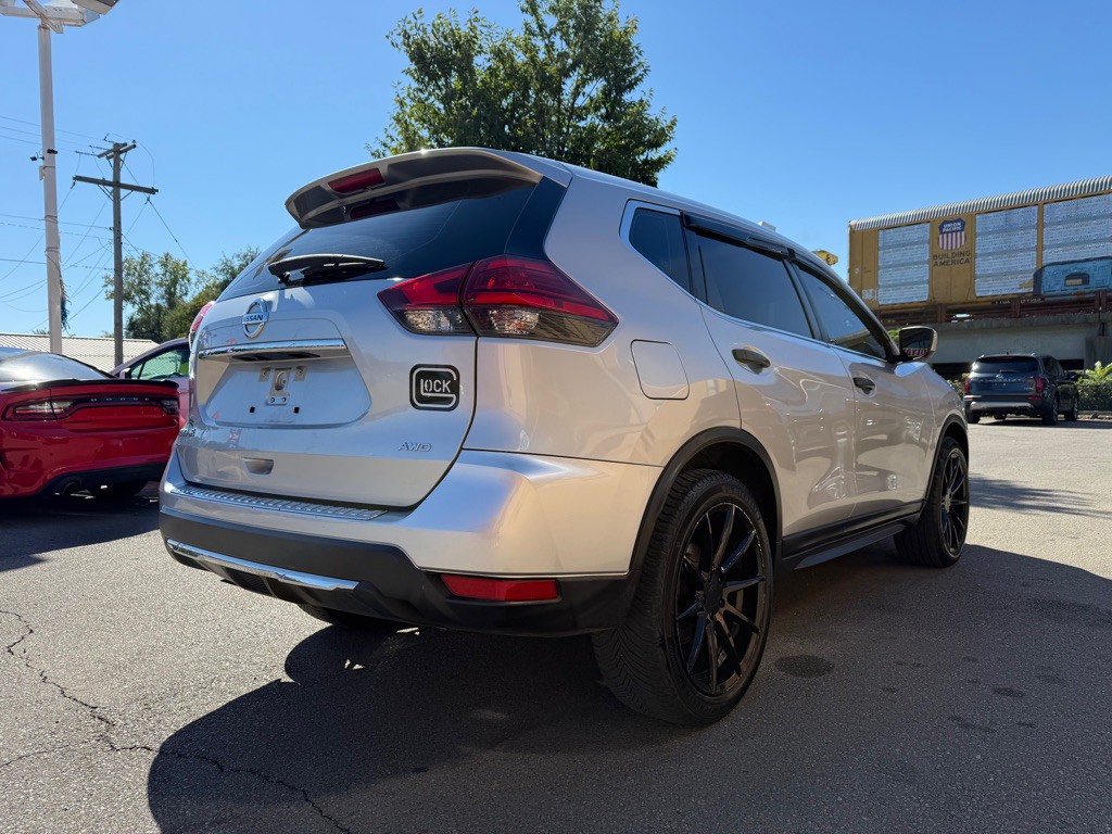 2017 Nissan Rogue Image 22