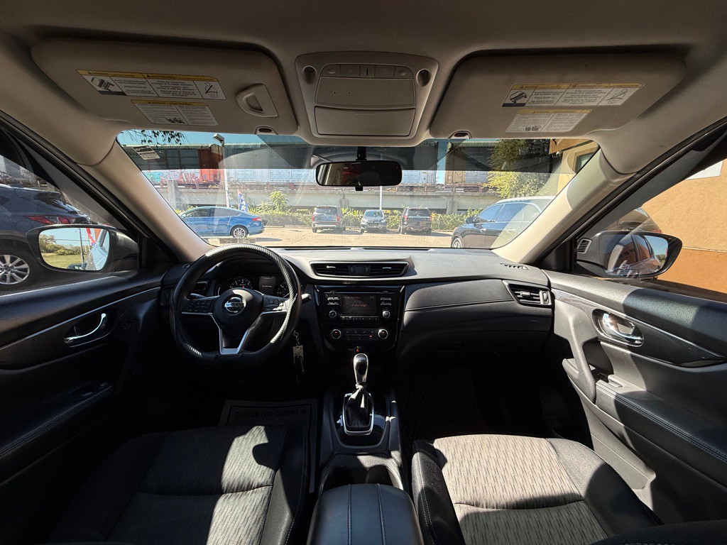 2017 Nissan Rogue Image 30