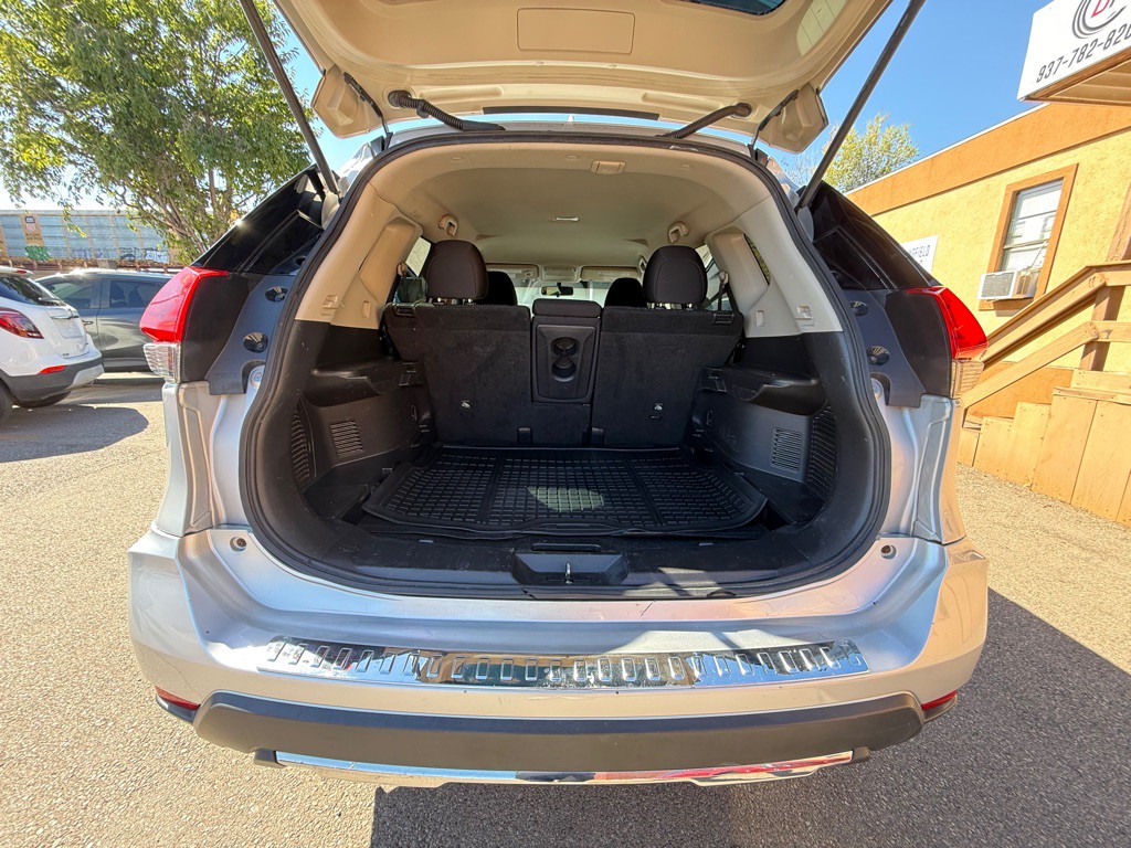 2017 Nissan Rogue Image 31