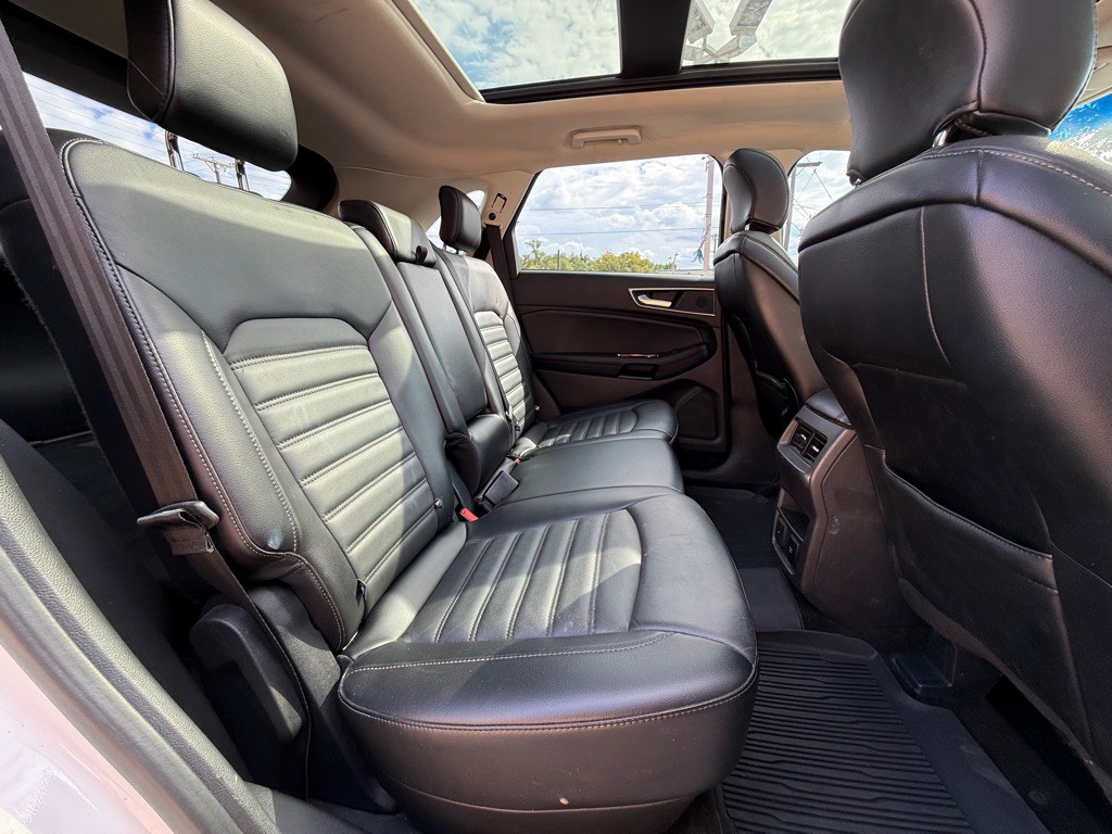 2018 Ford Edge Image 12