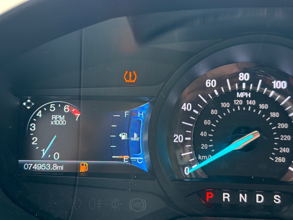 2018 Ford Edge Image 15