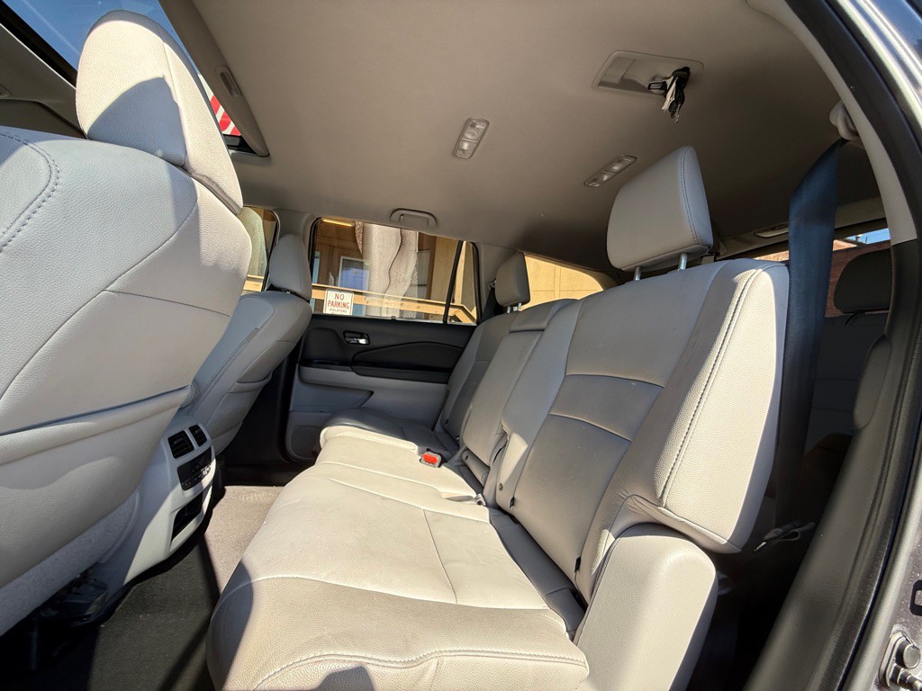 2017 Honda Pilot Image 10
