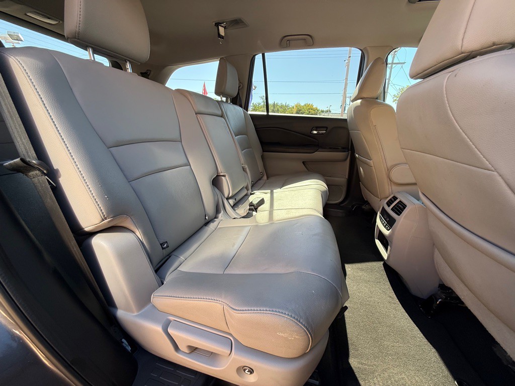 2017 Honda Pilot Image 12