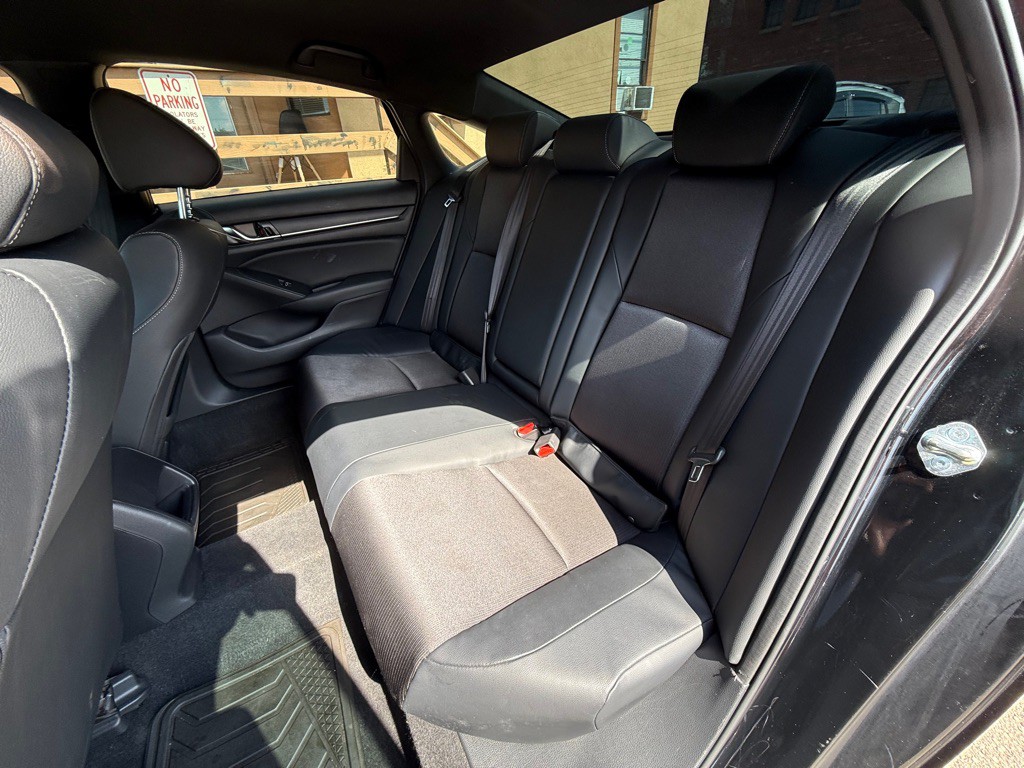 2018 Honda Accord Image 10