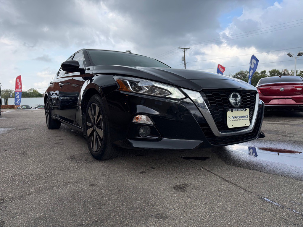 2020 Nissan Altima Image 3