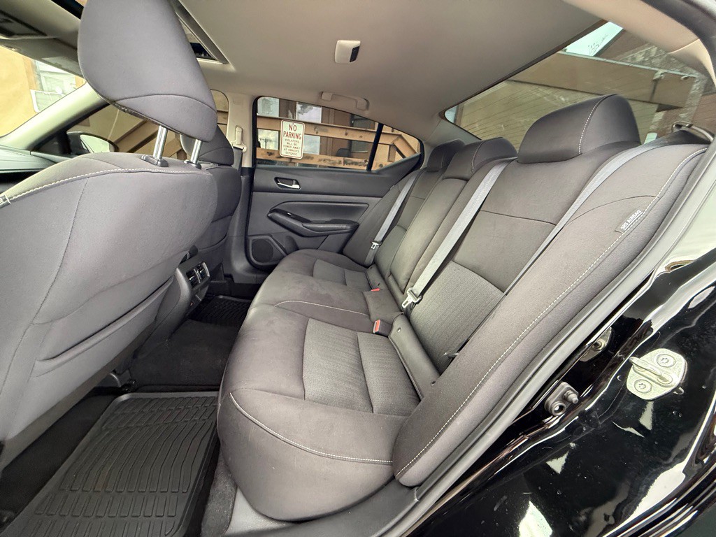 2020 Nissan Altima Image 10