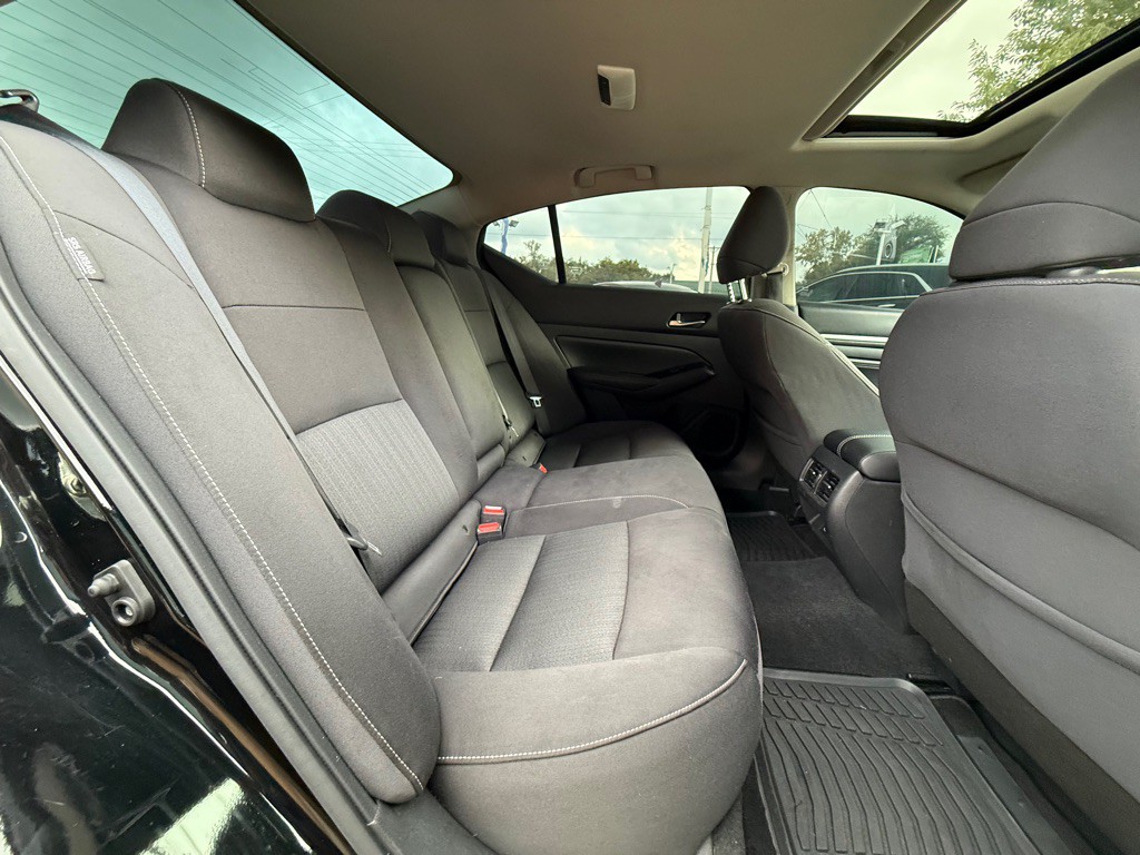 2020 Nissan Altima Image 12