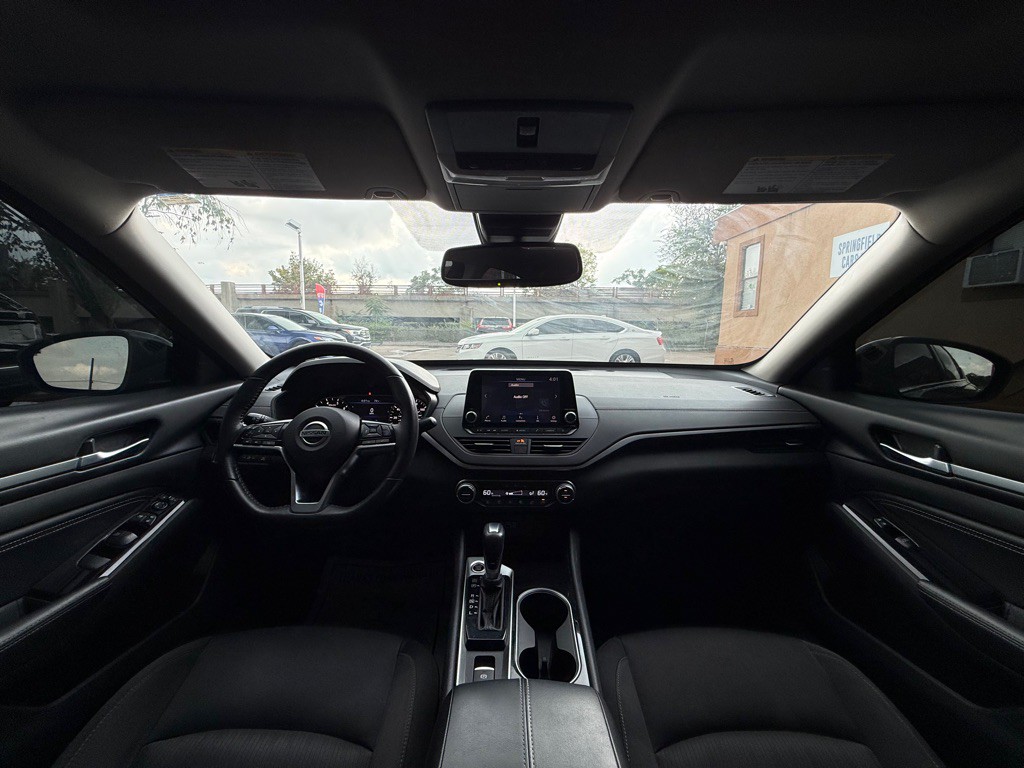 2020 Nissan Altima Image 13