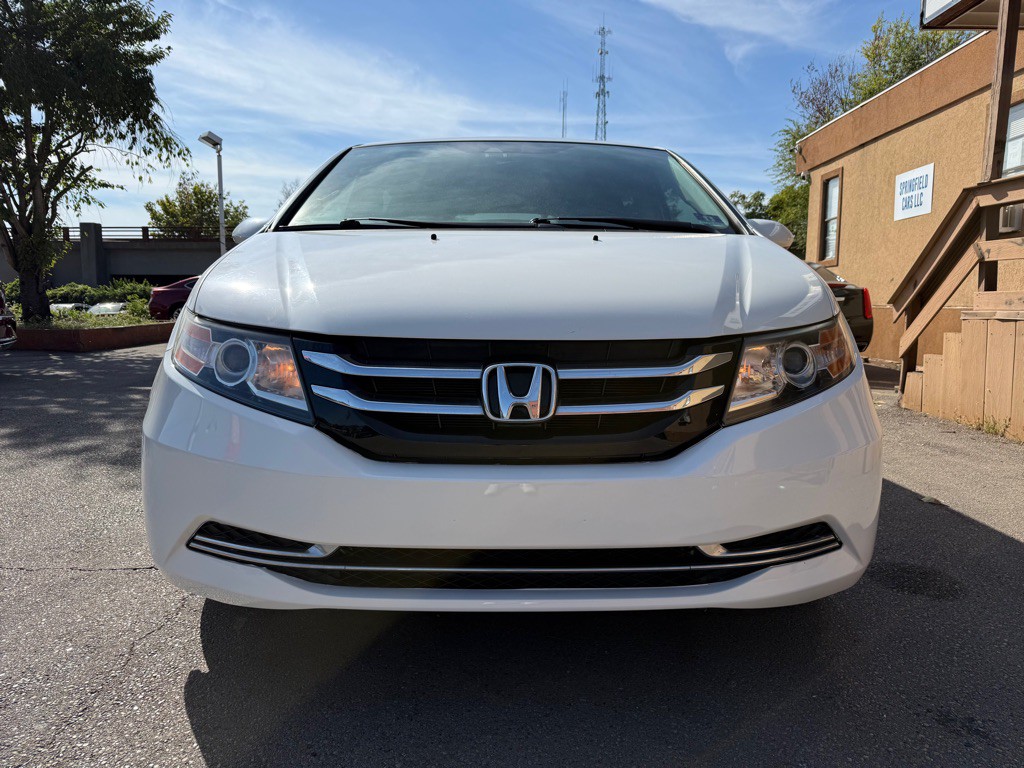 2017 Honda Odyssey Image 2