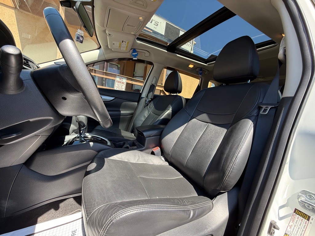 2015 Nissan Rogue Image 9