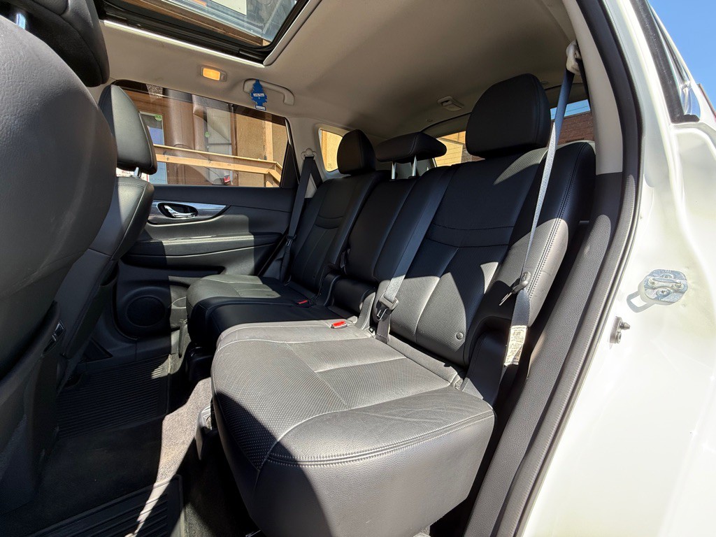 2015 Nissan Rogue Image 10
